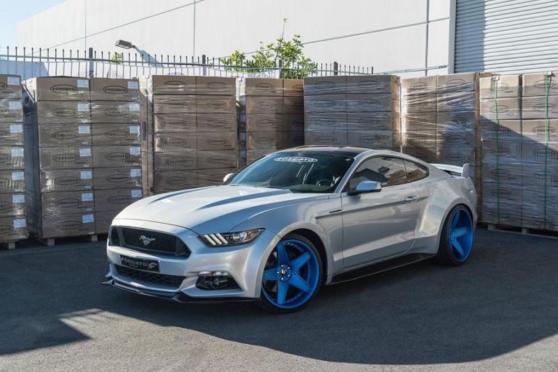 920734 10153333995786662 7390621665397431742 o Fotostory: Widebody Ford Mustang GT auf blauen Forgiato’s