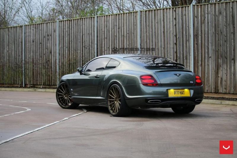 Bentley Continental GT con kit de carrocería y Vossen VFS2 Alu's