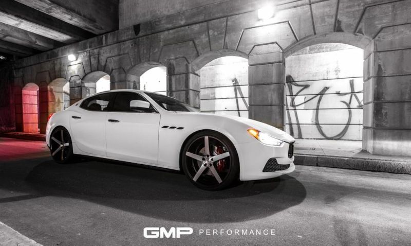 Muy elegante - 2016 Maserati Ghibli en XO Luxury Wheels de GMP