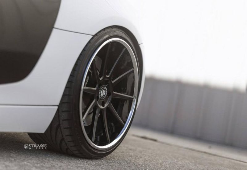 Audi R8 V8 on 20 inch road Wheels R10 alloy wheels