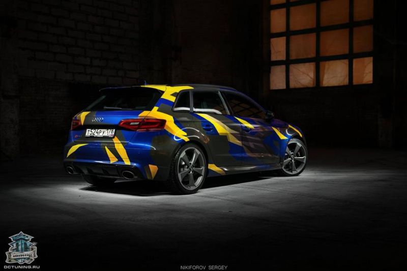 Warum nicht &#8211; Blau/Gelb Camouflage Folierung am Audi RS3