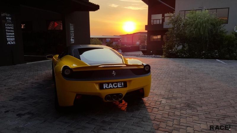 Gele Ferrari 458 Italia van RACE! ZUID-AFRIKA