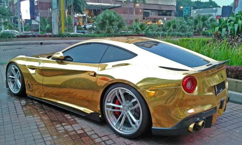 Photo story: Golden foil on the Ferrari F12