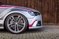 KW ressorts hélicoïdaux et système Akrapovic sur l'Audi RS6 Avant