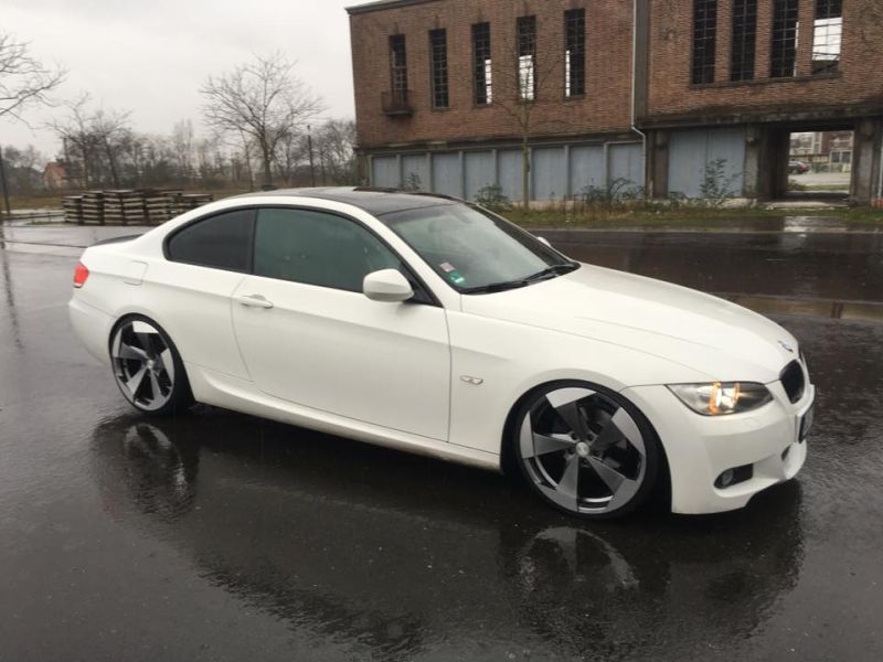 Stylowy - ML Concept BMW 320d E92 Coupe w kolorze białym