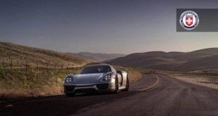 Highlight: Porsche 918 Spyder mit Folierung in Chrom-Rot