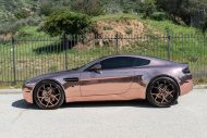 Mega opvallende - chromen Aston Martin Vantage op GTR-ECL Alu's