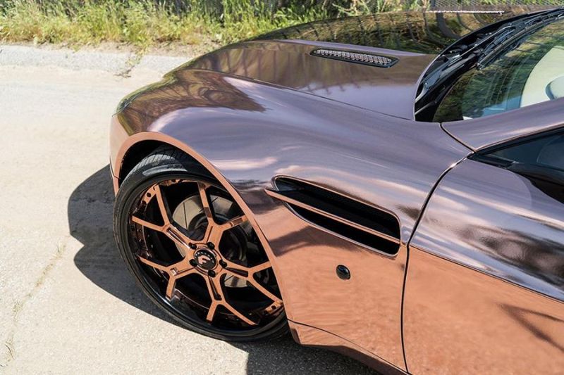 Mega appariscente - Aston Martin Vantage cromato su GTR-ECL Alu's