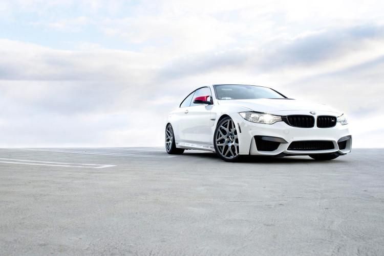 20 inch STC-MS alloy wheels on the BMW M4 F82 Coupe in Alpine white