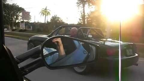 Video: Dragerace &#8211; Mazda Miata MX-5 gegen Ferrari F430