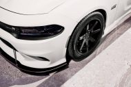 Ferrada FR1 lichtmetalen velgen op de Need 4 Speed ​​Motorsports Dodge Charger