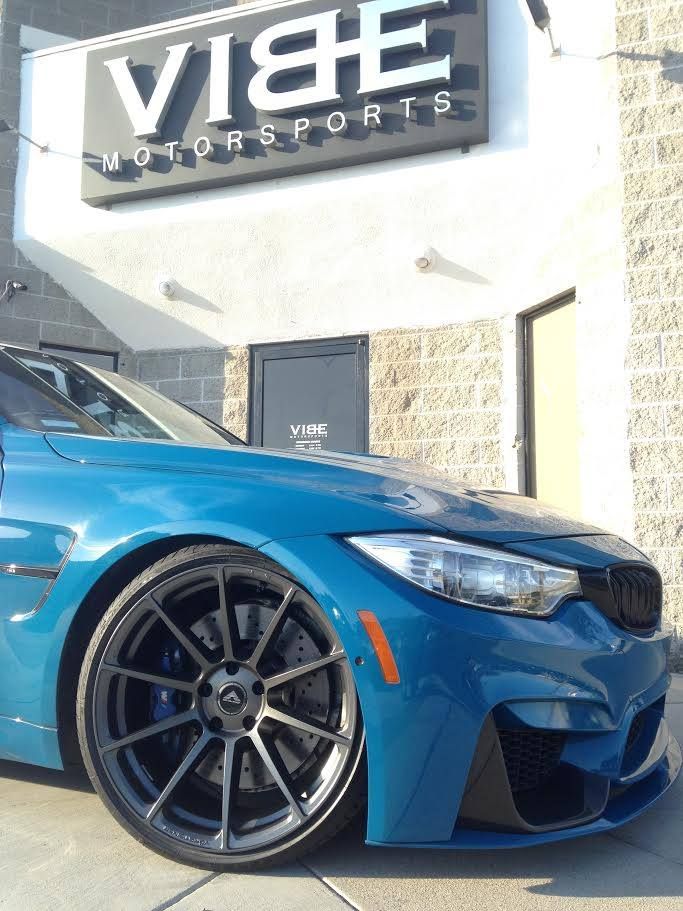 Laguna Seca blauer BMW M3 F80 auf Vorsteiner V-FF 102 Alu’s