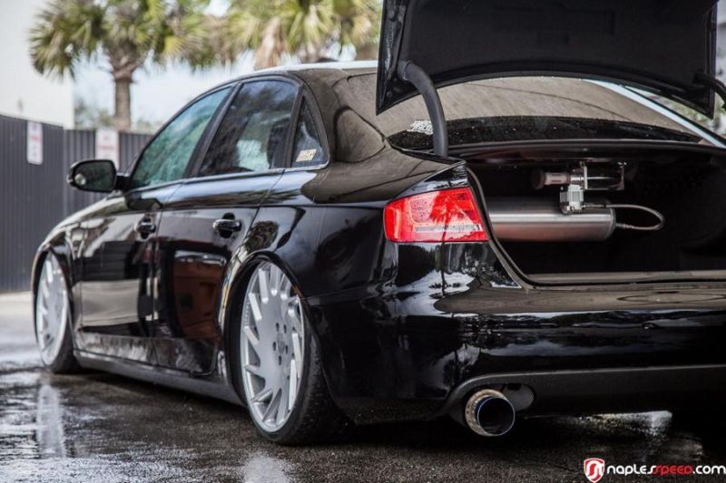 Audi A4 B8 on Vossen VLE-1 Alu's and with Airride suspension