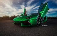 Top &#8211; Satingrüner Lamborghini Aventador auf 21 Zoll SM5R Alu’s
