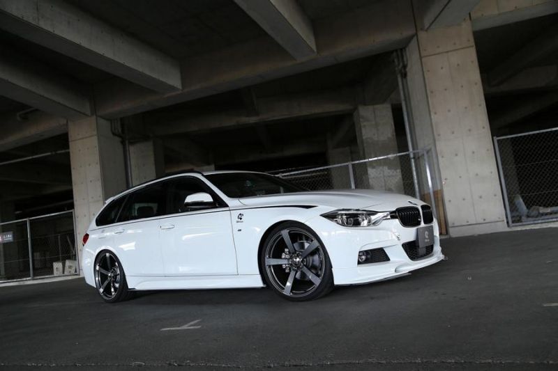 طقم هيكل مصنوع من الكربون بتصميم ثلاثي الأبعاد في سيارة BMW الفئة الثالثة F3 Touring