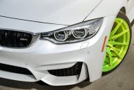 Visibile - BMW M4 F82 su ruote da strada verde brillante Alu's