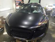 Crazy - Holographic foiling on the Audi R8 by Impressive Wrap