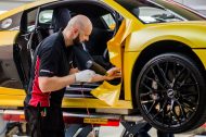 2016er Audi R8 V10 Plus en girasol amarillo metálico mate