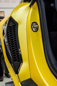 2016er Audi R8 V10 Plus en girasol amarillo metálico mate