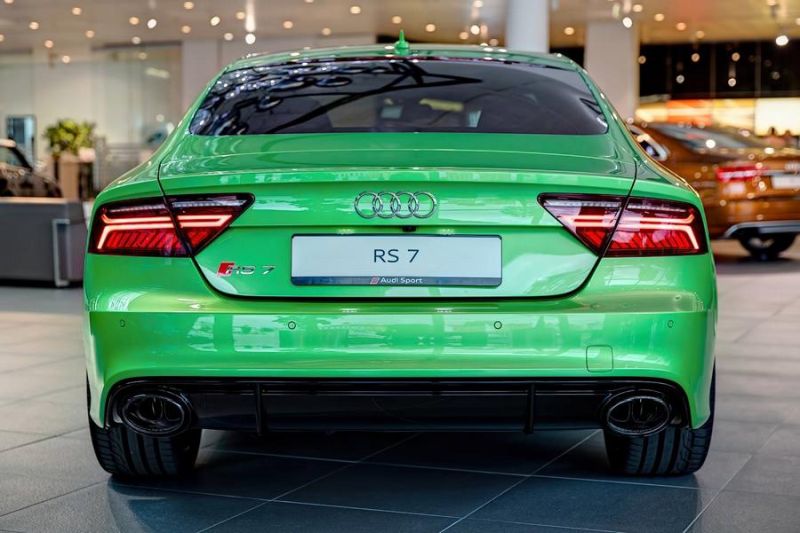 Audi RS7 in FlipFlop & with 4 pipe RS7 sports exhaust system