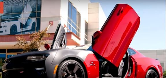 Video: Lambo-stijl deuren (LSD) op de Chevrolet Camaro uit 2016