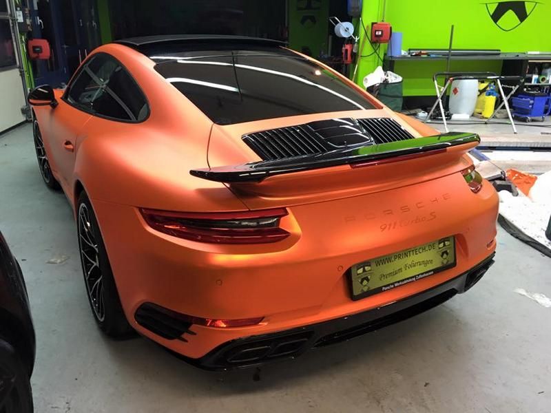 Opvallend: oranje chroom Porsche 911 Turbo Mk II van Print Tech