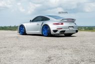 Porsche 911 (991) Turbo on 20 inch road Wheels SV1 Alu's