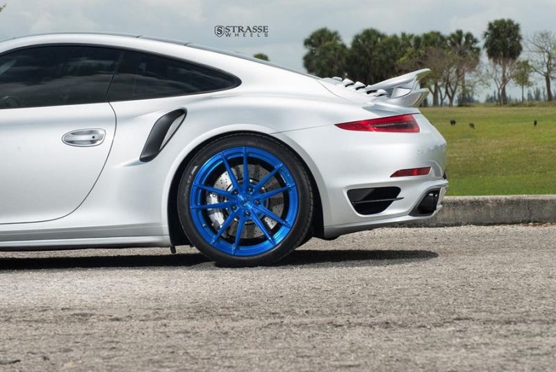 Porsche 911 (991) Turbo op 20 inch Street Wheels SV1 Alu's