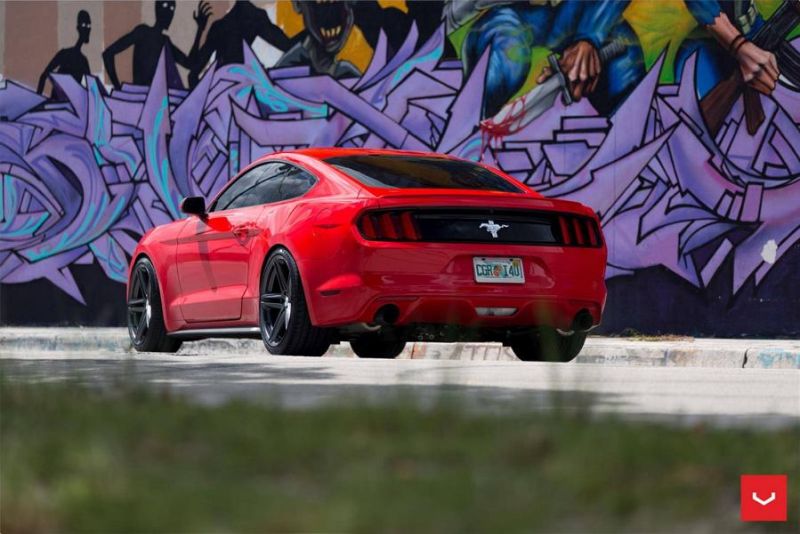 20 inches Vossen Wheels VFS5 on Ford Mustang S550 in red