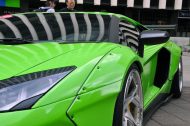 Gifgroene Liberty Walk Lamborghini Aventador van SR Auto Group