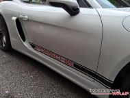 Impressionante involucro: Porsche Cayman GT4 con aspetto 911 R.