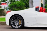Dezent &#8211; Vossen Wheels VFS2 Alu’s am Ferrari 458 Italia in Weiß