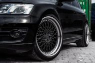 22 inch Rotiform LHR alloy wheels on the black Audi Q5 SUV