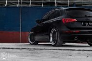 Llantas de aleación 22 pulgadas Rotiform LHR en el SUV Audi Q5 negro