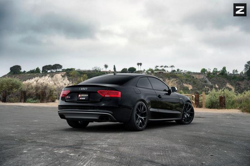 Semplice e nero! Audi A5 S5 Coupé su ruote Zito ZS05