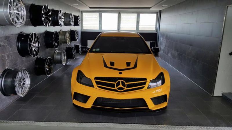 Fel geel – Folienwerk-NRW Mercedes Benz C Coupé W204