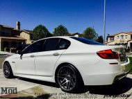 Forgestar F14 Alu's su ModBargains BMW 550i F10 in bianco
