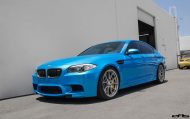 Pearlescent Bahama Blue BMW M5 F10 Tuning 2016 EAS 8 1 190x119 Fotostory: Pearlescent Bahama Blue am BMW M5 F10 von EAS