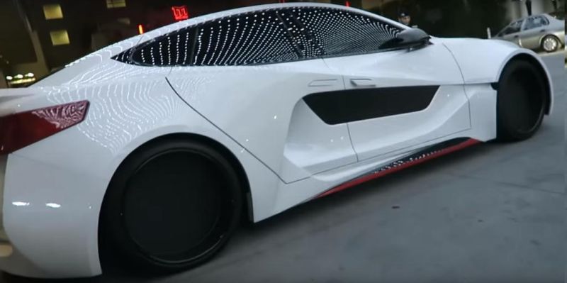 Extreme Tesla Model S مع طقم الجسم العريض من Will.i.am