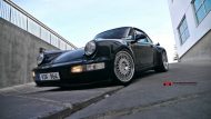 1993er Porsche 911 Turbo 3.6 auf HRE Performance Wheels