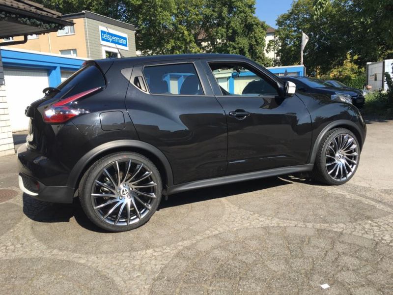 20 inches Tomason TN16 rims on the spacey Nissan Juke