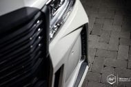 Airride, Vossen Wheels & Bodykit w szalonej Toyocie Alphard