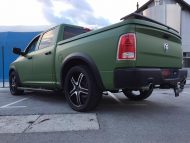 Mächtiges Teil &#8211; Dodge Ram Pickup in Grün matt by BB-Folien