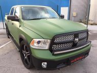 Mighty Part: camioneta Dodge Ram en verde mate con toboganes BB