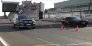Video: Dragerace - 730PS Renntech Mercedes ML63 vs .. Dodge Hellcat