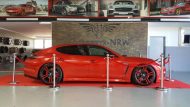 Rosso brillante: Porsche Panamera accattivante di Folienwerk-NRW
