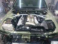 Histoire de photo: Spektkularer Nissan remodelage de la berline GT-R34