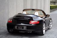 Kit aérodynamique Techart sur la Porsche 911 type 997 en noir