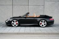 Kit aerodinamico Techart sulla Porsche 911 tipo 997 in nero