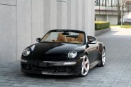 Kit aérodynamique Techart sur la Porsche 911 type 997 en noir